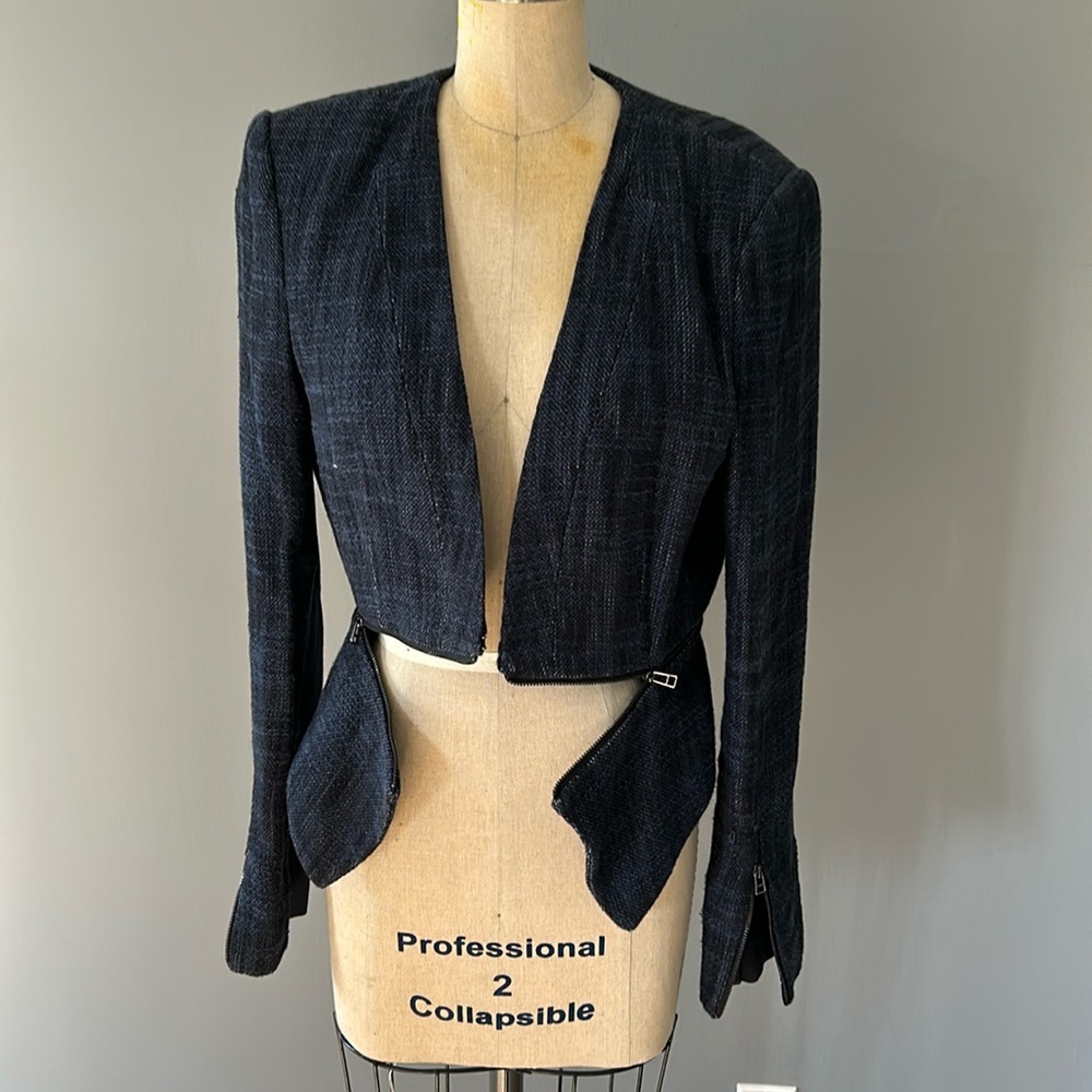 BCBGMAXAZRIA Cropped Navy Blazer